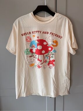Hello Kitty and Friends Cream Graphic Tee size L